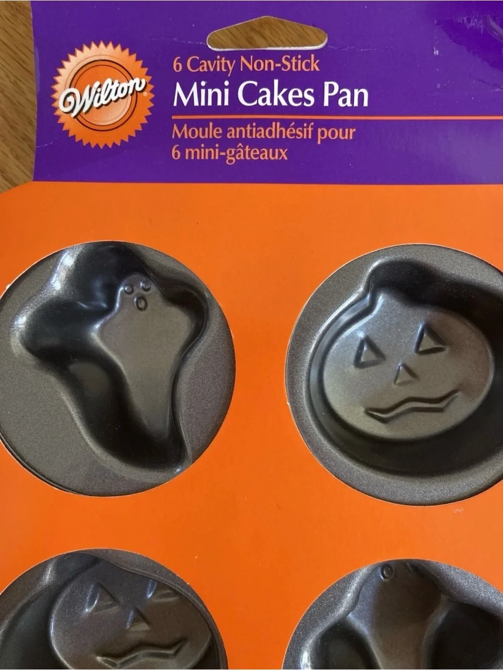 Wilton Halloween Mini Cake Pan Orange and Black Ghost & Pumpkin Molds